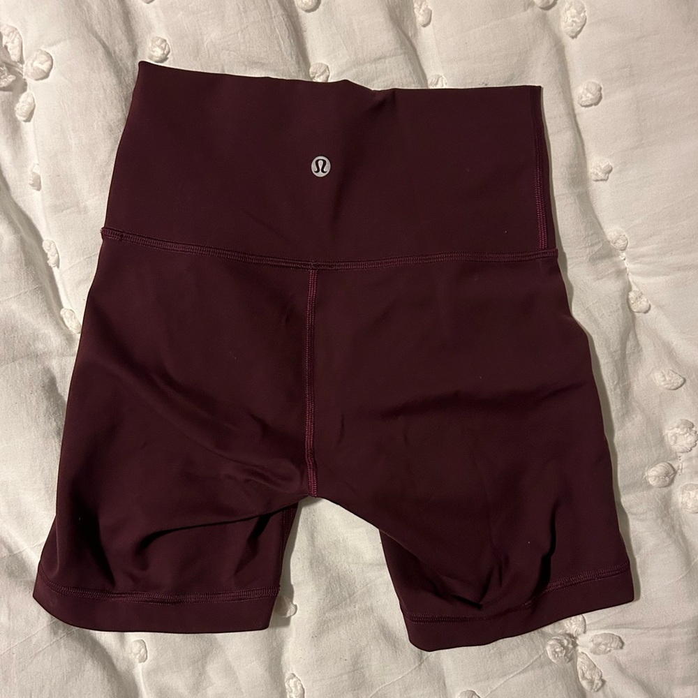 Lululemon Wunder train bike shorts